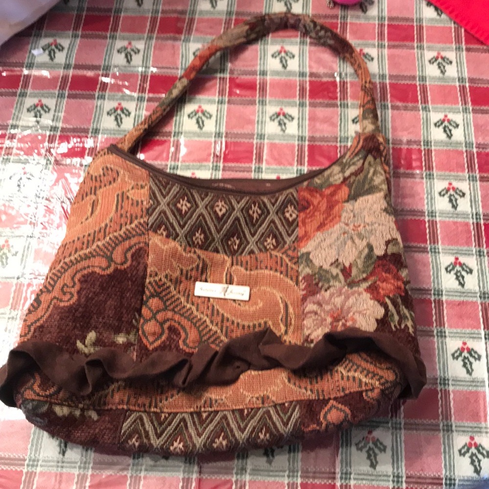 Isabellas Journey Purse
